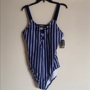 Nautica 1x slimming swimsuit